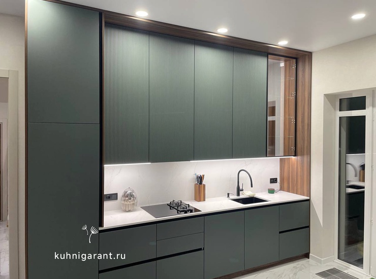 Кухня хвоя эмаль рифленная + двухст. пластик