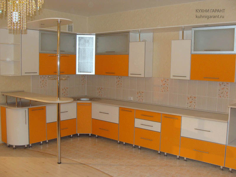 Кухни из пластика двух цветов Кухни из пластика двух цветов