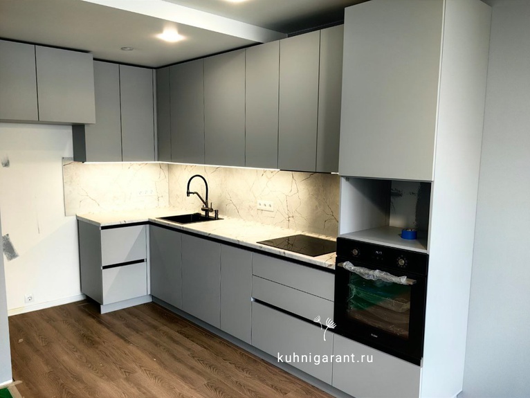 кухня Серая кухня АГТ супрамат 6