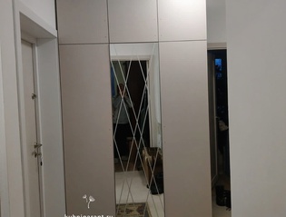 кухня Шкаф с зеркалом в коридор
